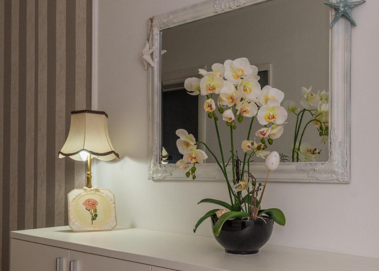 Apartmani Julija Vodice Esterno foto