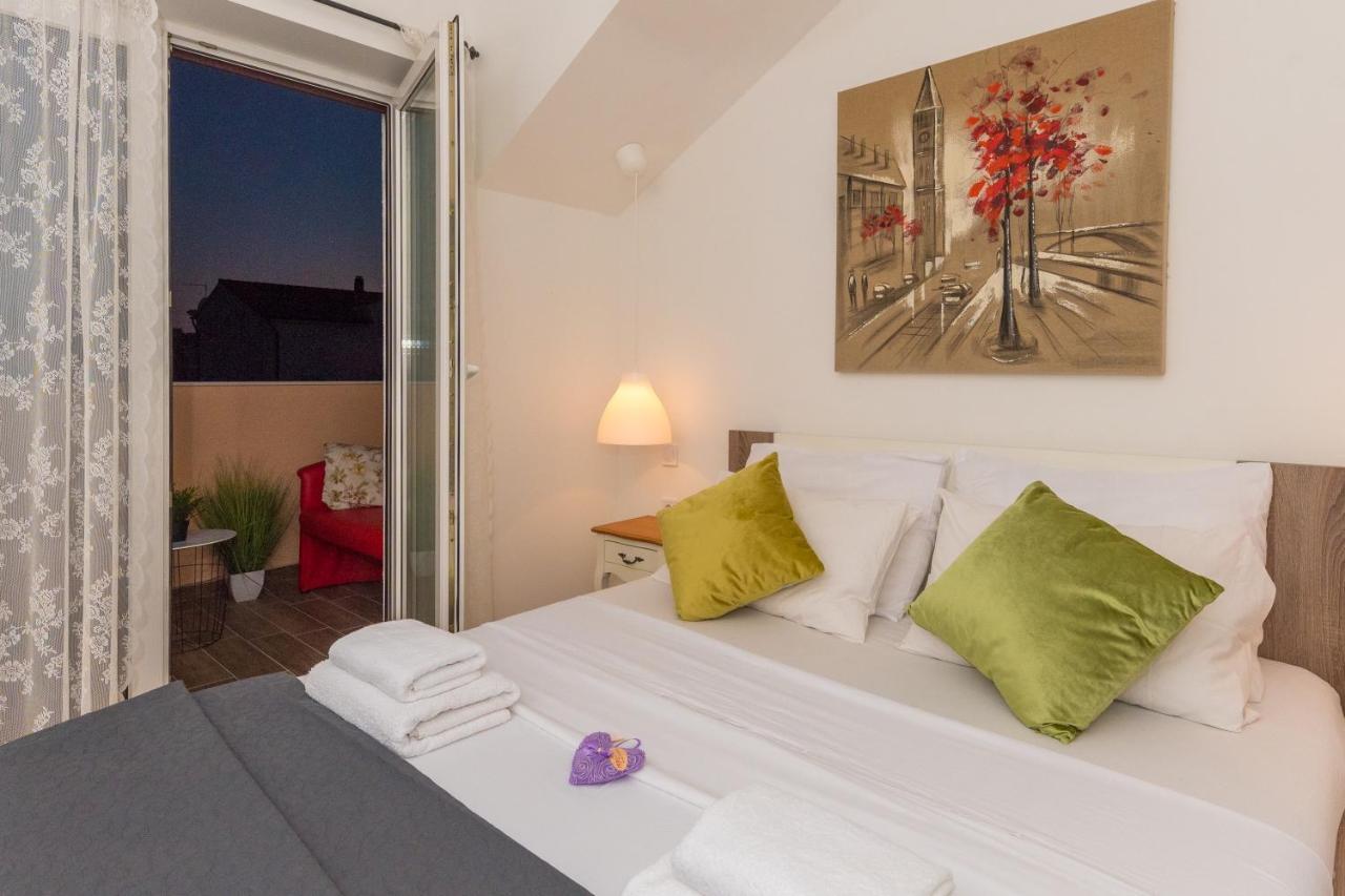 Apartmani Julija Vodice Esterno foto