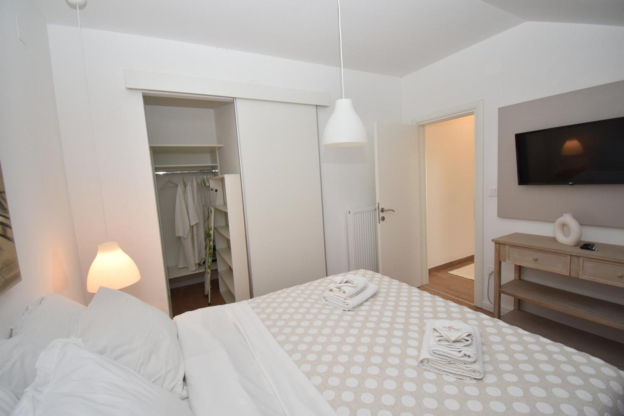 Apartmani Julija Vodice Esterno foto