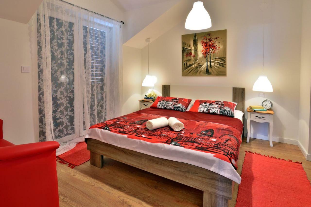 Apartmani Julija Vodice Esterno foto