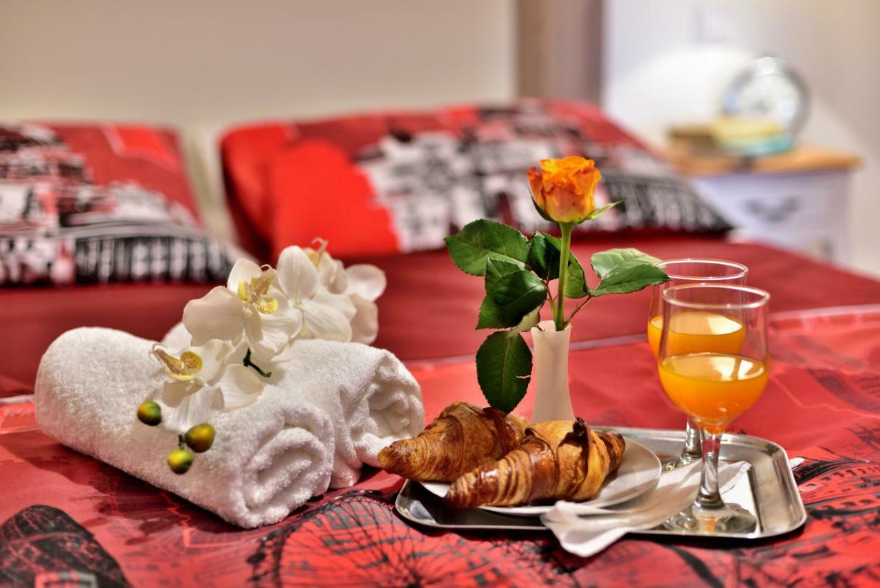 Apartmani Julija Vodice Esterno foto