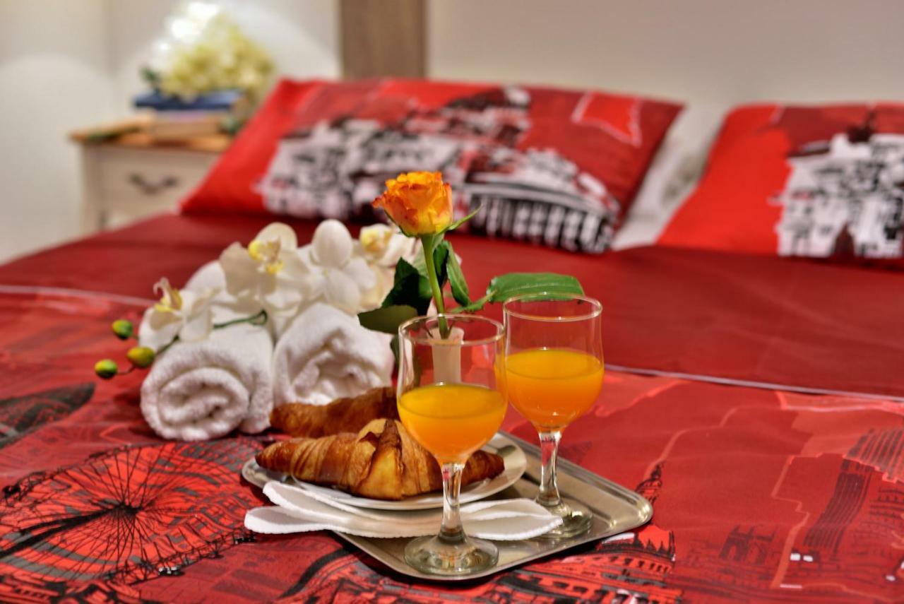 Apartmani Julija Vodice Esterno foto